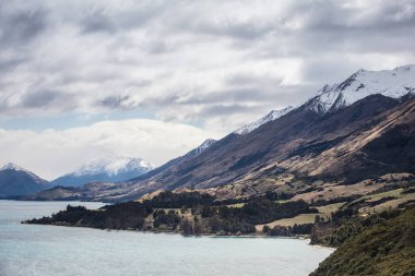 Yeni Zelanda 'da Glenorchy yakınlarında Wakatipu Gölü