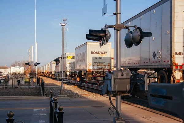 Cruce del tren del centro de Fargo en Estados Unidos — Foto de Stock