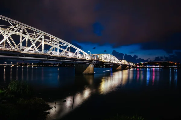 Truong Tien Bridge Hue en Vietnam — Foto de Stock