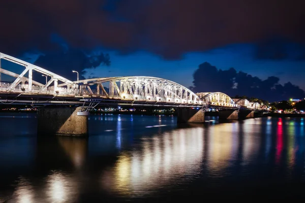 Truong Tien Bridge Hue au Vietnam — Photo