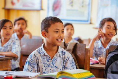 Endonezya 'daki Balili Okul Çocukları