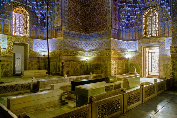 Inside Gur Emir mausoleum of the Asian conqueror Tamerlane, Smarkand, Uzbekistan — Stock Photo, Image