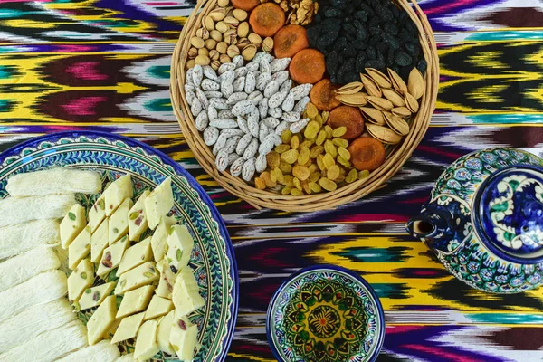 Traditional tea ceremony in Samarkand, Uzbekistan, top view — Stock Photo, Image