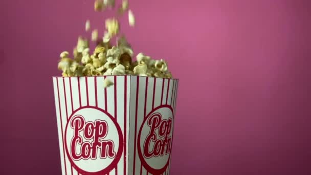 Falling popcorn in super slow motion — Stock Video