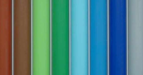 Levendige veelkleurige pastel, close-up weergave — Stockvideo