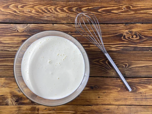 Prozess der Teigzubereitung für Apfelkuchen — Stockfoto