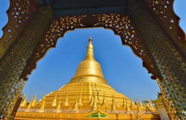 Shwedagon Tapınağı 'nın altın şapşalı, Myanmar