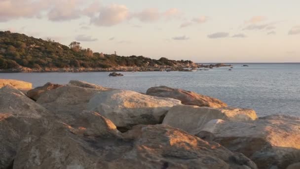 Панорамний Знімок Пішки Від Скель Моря Сході Або Заході Сонця — стокове відео