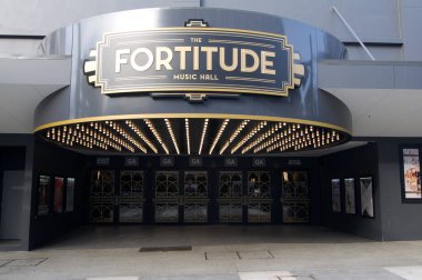 Fortitude müzikholünün girişi