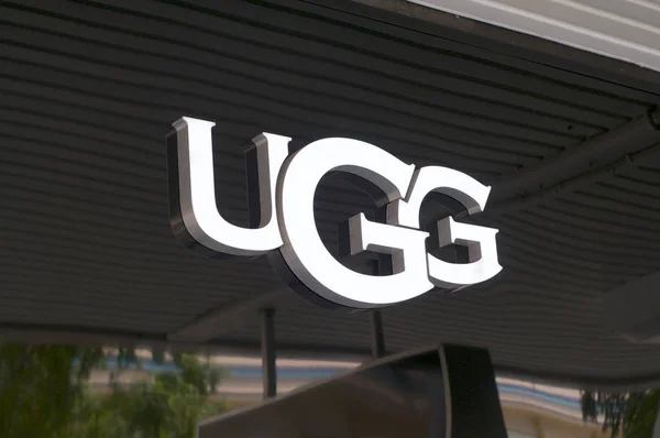 Logo de la empresa UGG — Foto de Stock