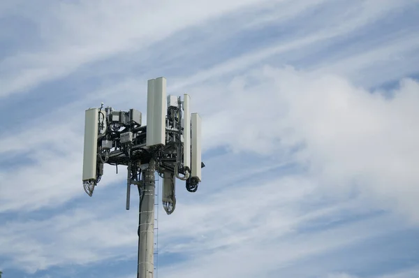 Telekomunikační Věž Antény Mobilní Komunikační Systém Nachází Brisbane Austrálie — Stock fotografie