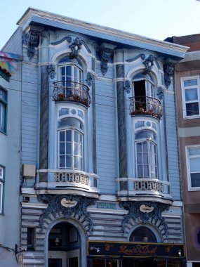 San Francisco, California, ABD - 23 Mayıs 2015: San Francisco, Kaliforniya 'da bir Victoria tarzı evin güzel mavi binası