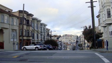 San Francisco, Kaliforniya, ABD - 20 Mayıs 2015: Kaliforniya 'daki San Francisco şehrinin tipik şehir manzarası