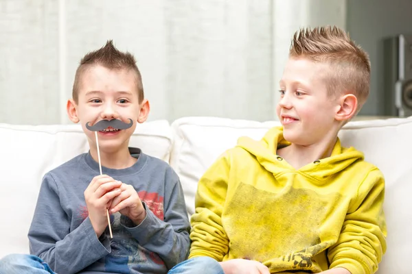Couple of little brothers making funny faces — Stock Photo, Image