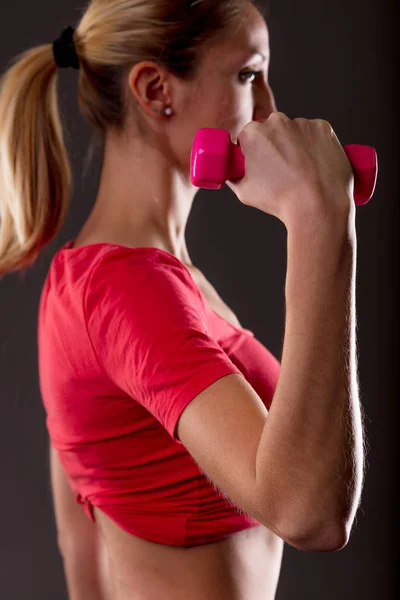Mujer haciendo ejercicio con levantamiento de pesas —  Fotos de Stock