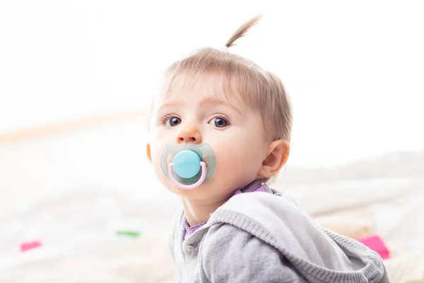 Look at me because I'm ready for the magazine — Stock Photo, Image