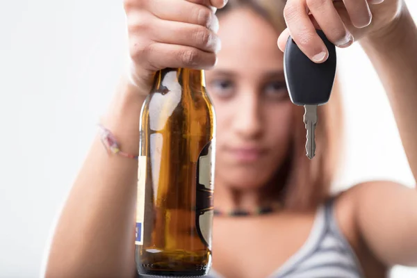 Girl asking not to drink and drive — Stock Photo, Image