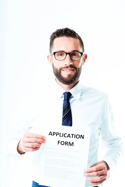 Uomo barbuto con occhiali e un modulo di domanda — Foto Stock