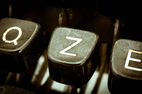 Z letter on a vintage typewriter keyboard — Stock Photo, Image
