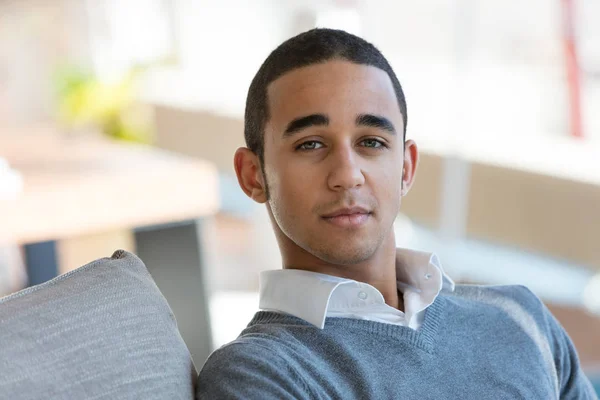 Handsome black man looking at camera — Stock Photo, Image