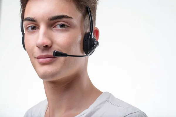 Unterstützung für Call Center-Betreiber im Headset — Stockfoto