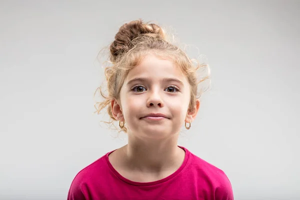 Portrait of young self-assured preteen girl — Stock Photo, Image