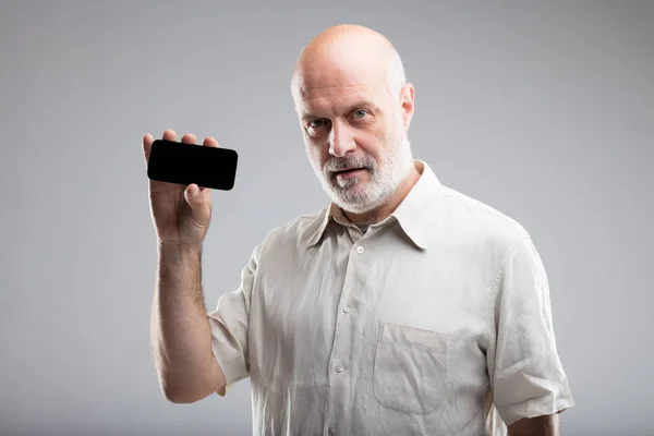 Old man suggesting a smartphone online app — Stock Photo, Image