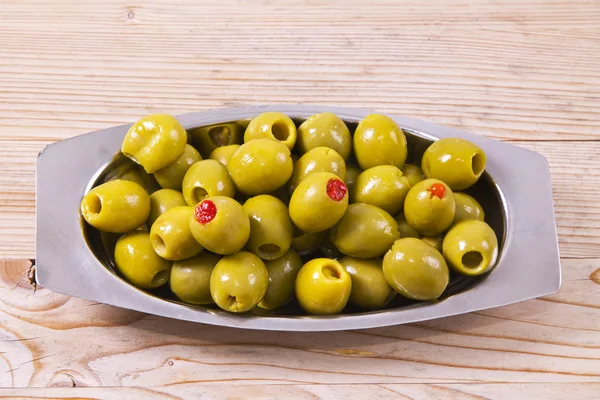 Sabrosas aceitunas rellenas de pimiento — Foto de Stock