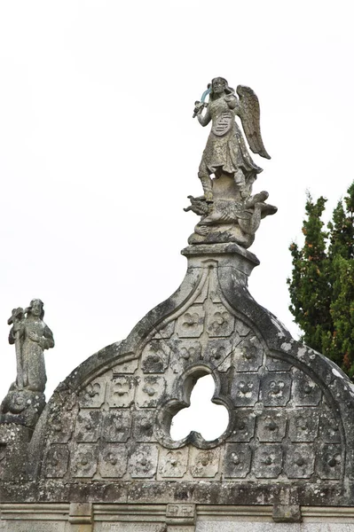 Mezarlık Taş heykeller