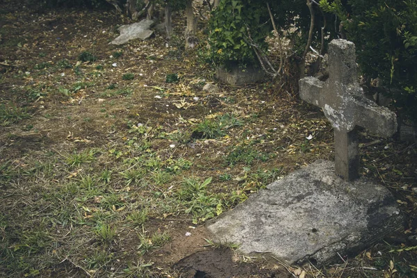 Mezar taşı ile çapraz mezarlığı — Stok fotoğraf