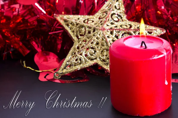 Candela di Natale con decorazioni natalizie — Foto Stock