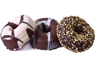 Çikolatalı donuts beyaz izole
