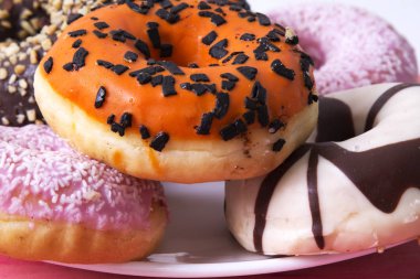 çörek ahşap arka plan üzerinde ürün yelpazesine