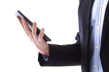 Beyaz tabletli genç adam.