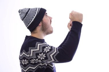 Genç adam yere çığlık