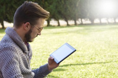 hipster adam tablet kullanma