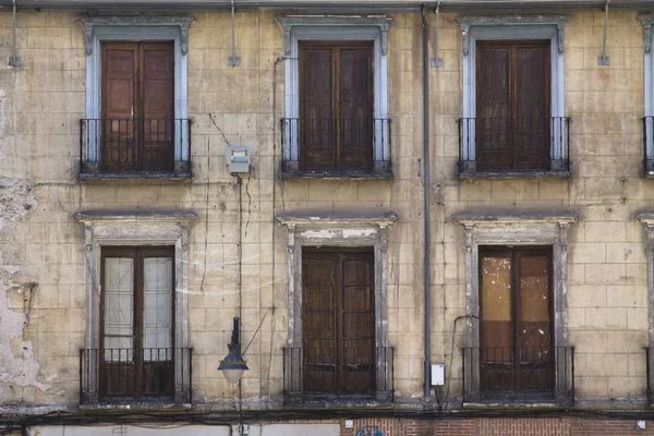 Balkonfassade, Valladolid, Spanien — Stockfoto