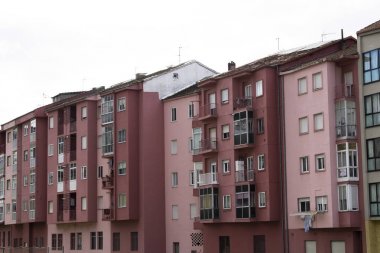 pembe binalar şehrin kalbinde