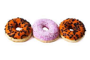 Beyaz izole donut çeşitleri