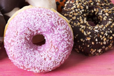 Karamel ile tatlı çörek