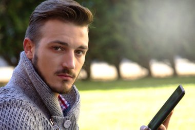 hipster adam tablet kullanma