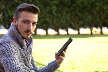 hipster adam tablet kullanma