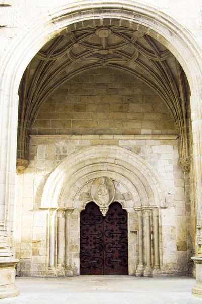 Tür der Kirche, lugo, spanien, europa — Stockfoto