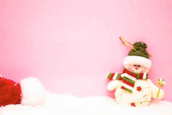 Pupazzo di neve e cappello di Babbo Natale — Foto Stock