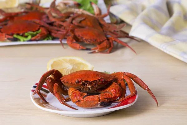 Dish Cooked Crabs Lettuce — Stock Photo, Image