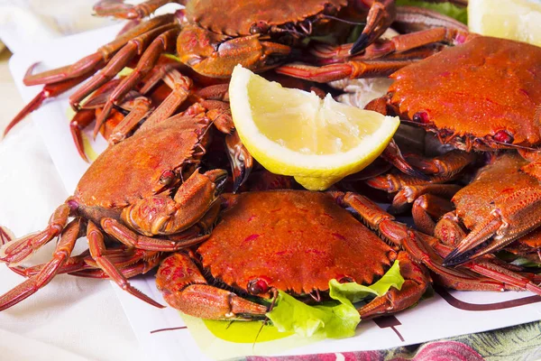 Mariscos Plato Cangrejo Con Limón —  Fotos de Stock