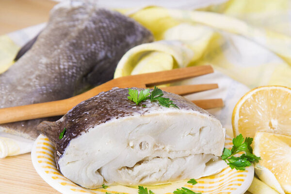 блюдо с филе трески в оливковом масле и лимоне
