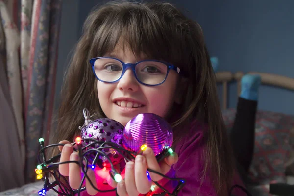 Niña Con Luces Navidad —  Fotos de Stock