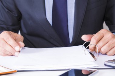 Ofiste imzalama sözleşme