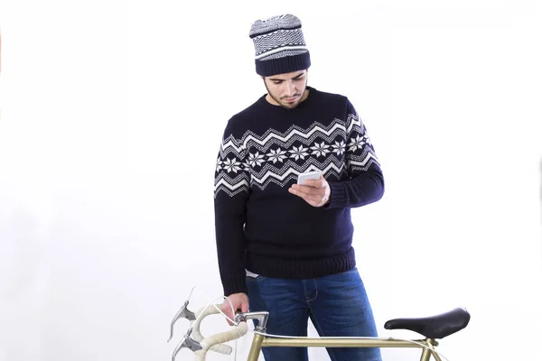 Hipster Mężczyzna Telefonu Komórkowego Rowerów — Zdjęcie stockowe